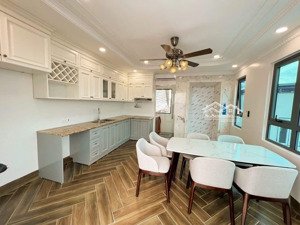 phân lô cầu giấy, 43m x 6t thang máy, lô góc 3 thoáng vĩnh viễn, ô tô đỗ cửa 24/24