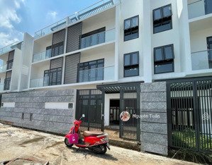 cần bán gấp nhà đẹp đang cho thuê 70 triệu/tháng dòng tiền ổn định