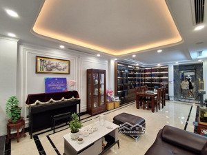 bán nhà phố võ thị sáu, lô góc, hai mặt tiền, ngõ ô tô tránh. dt 108m2. giá 33 tỷ