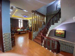 mặt phố mậu lương - mặt tiền đỉnh cao 8.5m - kinh doanh mọi loại hình - dòng tiền tấp nập