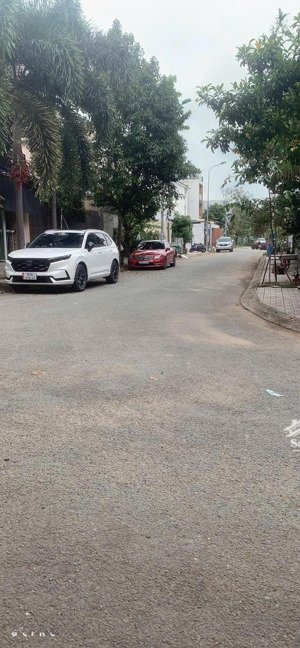 bán biệt thự phường phước long b quận 9 giá 30tỷ