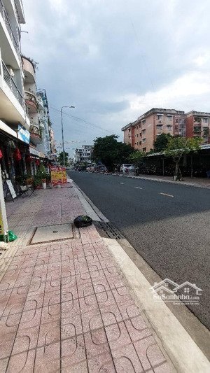 bán nhà đối diện bến xe quận 8 chỉ 13,5 tỷ/1 có 2 căn liền kề