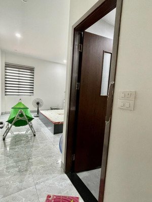 bán nhà 4 tầng phân lô nghĩa tân , cầu giấy dt 40m2 mt 3,5m giá 10,5 tỷ