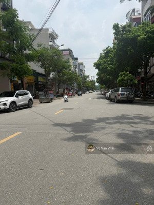 bán đất hiếm phố trạm ngõ ô tô, giá đầu tư, gần mặt phố, 50m2, mặt tiền 4m, giá hơn 9 tỷ.