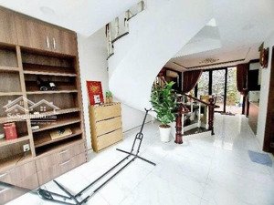 biệt thự full nội thất cao cấp, sát mặt tiền hẻm xe hơi hoàng hoa thám - giáp phú nhuận