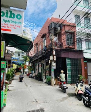 bán nhà ngay phố đi bộ chợ đêm nha trang, hẻm hùng vương ngay toà panorama.