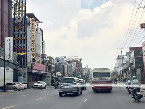 bán nhà lầu mặt tiền kinh doanh gần bệnh viện thánh tâm biên hoà chỉ 15,5 tỷ