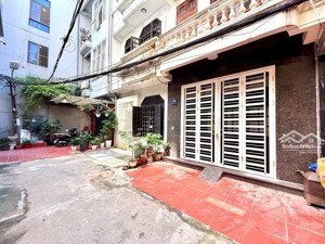 nhà đẹp trung tâm đống đa- ngõ ô tô tránh- 2 thoáng- sát phố- ở ngay- 48m2- 16.9 tỷ