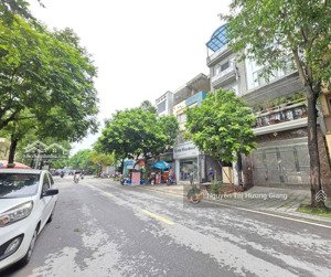 cần bán gấp liền kề kđt văn phú - hà đông 70m2, 4 tầng - trục chính kinh doanh - nội thất đẹp.