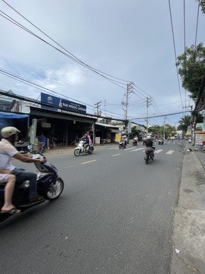 mặt tiền kinh doanh - đường tỉnh lộ 10 - ngang 5m - 3pn - vị trí ra aeon bình tân 5p - chỉ 18,xtỷ