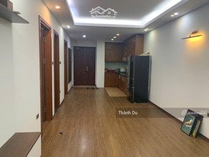 cho thuê căn chung cư berriver 390 nguyễn văn cừ . 70m2 2 phòng ngủ ,ban công thoáng , giá 12 tr