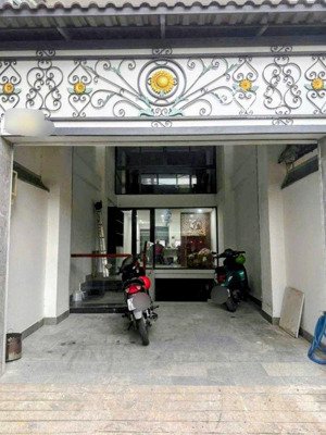 nhà 5 tầng thang máy tân bình, gần ga t3, chợ phạm văn bạch