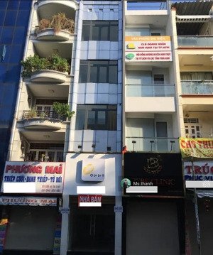 hẻm vip 1 trục 8m, khách sạn hầm, 7 tầng, thang máy, tn 200 triệu, tọa lạc p. nguyễn thái bình