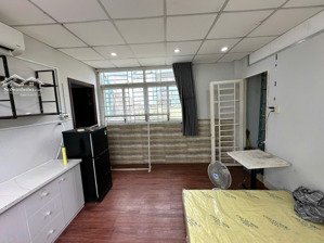 cho thuê phòng cửa sổ giá rẻ - full nội thất - max 2 bạn - ung văn khiêm gần đh ngoại thương ftu