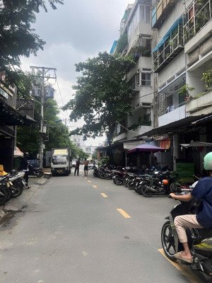 dt: 4,5x12 (54m2) - nhà đúc 2 tầng - đường 5m thông. hẻm 1/ tân kỳ tân quý - chỉ 4,x ty