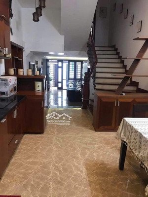 bán nhà lạc long quân tây hồ dân xây 40m 5 tầng mt 4m 7,5 tỷ vài bước ra hồ tây