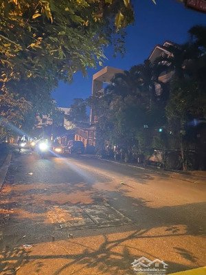 99m2, lô góc 2 mặt tiền, ngay biển du lịch sơn trà chỉ 8.5 tỷ phó đức chính.