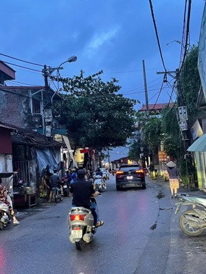 bán nhà 2 tầng ngay chợ vạn 3 giá chỉ 3.3 tỷ