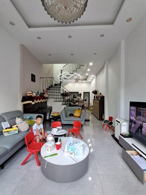 lạc long quân, cầu giấy - 58m2 - 4 tầng - mt 4m - 15.5 tỷ - ô tô vào nhà - sân vườn - khe thoáng