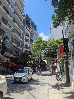 mặt phố tô ngọc vân trung tâm khu ngoại quốc dt 100m mt 7m vỉa hè rộng.