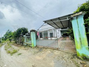 định cư sang úc cần sang lại vườn (4.690m2) thổ cư shr gần chợ - ủy ban - phú giáo giá 600 triệu