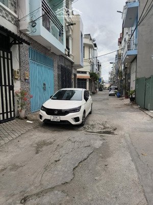 nhà hxh đỗ xuân hợp -4x17m- 3 tầng - 5.5 tỷ