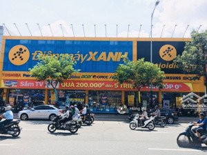 vị trí đẹp ! bán nhà mặt tiền cộng hòa - dt: 27 x 39m - cấp 4 - hđt: 350 triệu. giá 180 tỷ