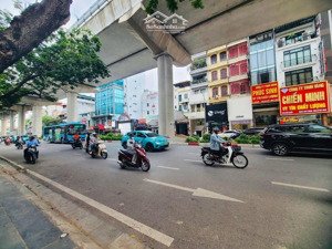 nhà đẹp trung tâm cầu giấy 45m2x6t,mt4.4m giá 14.6 tỷ 15m ra mặt phố ô tô tránh kinh doanh sầm uất