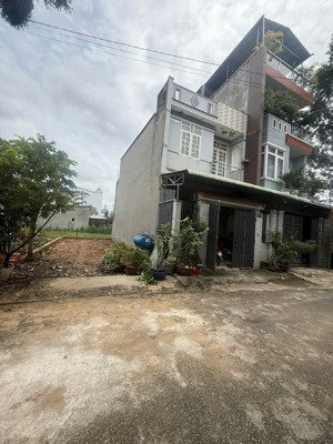 đất thổ cư dt : 5 x 16m gần đường nguyễn thị thử , trường phạm văn sáng , cv sinh thái