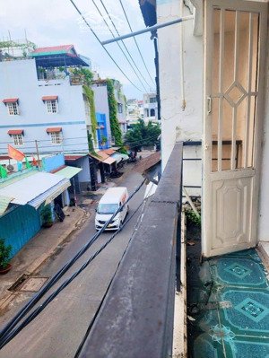 3,85 tỷ,tân phú - hẻm kinh doanh 8m to như mặt tiền - căn nhà 3 tầng - ngay khu chợ vải