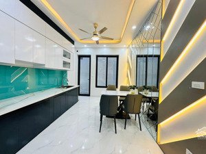 bán nhà tại giáp nhị , hoàng mai, hà nội mt:45m ,x 4 tầng, mt 3,5m, giá 10,68 tỷ siêu phẩm