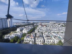 chính chủ cần bán căn 76m2 ban công tràn view khu vinhomes tại toà sunrise 3 phúc đồng 