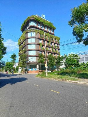 chính chủ bán lô nước mặn 2 view biệt thự khu nam việt á. liên hệ loan 