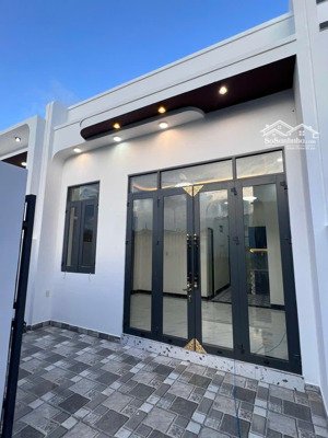 bán 3 căn nhà liền kề 1tỷ1 đến 1tỷ150tr/căn