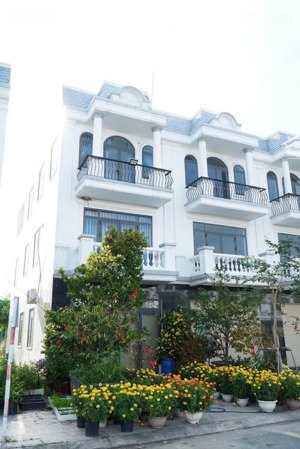bán shophouse 100,6m2, 3 tầng, 3,57 tỷ tại thăng long central city, bàu bàng, bình dương