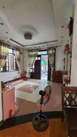 chính chủ bán nhà mặt phố mt đường nhựa 14m ngay trên diện tích 200m2 /giá 2t5 ,sổ sẵn