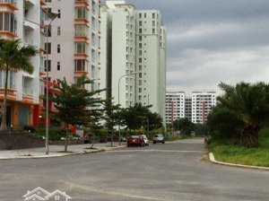 bán lô đất view hồ kdc 13e intresco nguyễn văn linh 200 m² giá 42tr/ m² liên hệ 