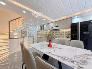 bán nhà riêng đẹp full nội thất , đường 10m đồng đen,tân bình 8,8 tỷ, 48m2