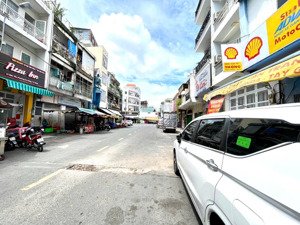 q5 bán nhà mặt tiền ngay chợ hoà bình ngang khủng 8m sổ hồng riêng, không quy hoạch, không lộ giới