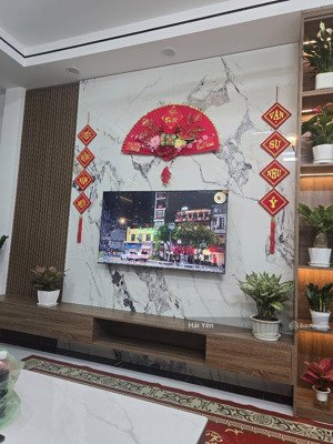 bán nhà xuân thủy 35m2 x 7 tầng thang máy, 20 mét ra phố. giá chỉ 12,9 tỷ