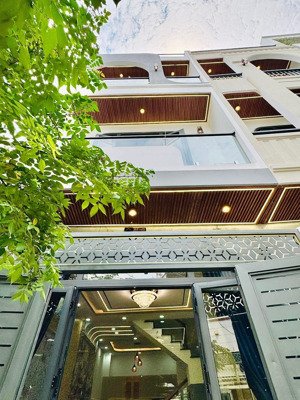 vợ chồng tôi kẹt tiền bán gấp nhà tôn thất đạm-bến nghé-q1. giá 5tỷ050/78m2 gần cao đẳng thuê 30tr