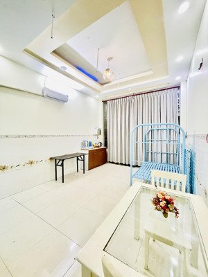 phòng to tầng trệt wc riêng lê đức thọ chợ an nhơn 4.5tr tl