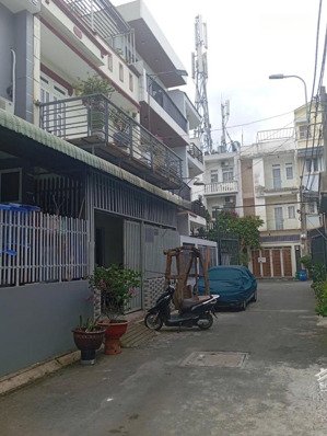 nhà 3 tầng 90m2 - 2 mt ô tô -đình phong phú- nhà đẹp ở ngay - sau chợ tăng nhơn phú b - giá 8 tỷ