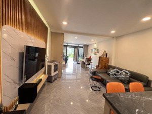 bán nhà 2 tầng full nội thất -gần lê văn việt -đường xe hơi -nhỉnh 6 tỷ- nhà mới vào ở ngay