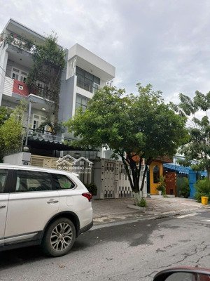 vip bán nhà 4 tầng đường dương đình nghệ, sát chính hữu