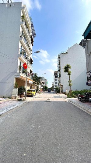 bán nhà đẹp thang máy 46m, 6 tầng phố nguyễn văn cừ, giá chỉ 9.6 tỷ