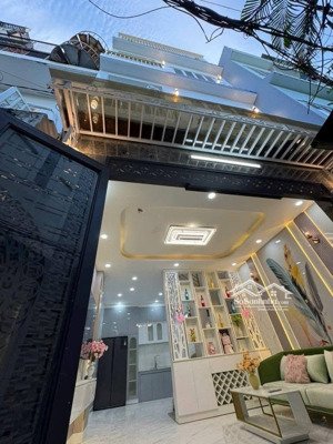 bán nhà nguyễn thị thập,quận 7,giá 4,8 tỷ, dt. 40mv. nhà 4 tầng , có sân thương. nội thất sịn sò