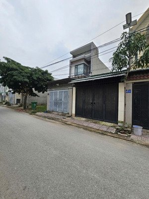 bán đất tặng nhà tạm cách đường đt743c chỉ 100m p.tân đông hiệp tp.dĩ an