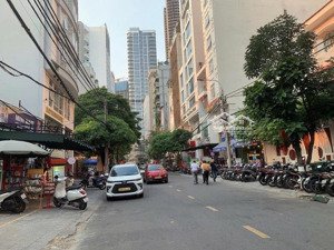 chào bán lô đất khủng xây căn hộ cực đẹp - vị trí 3 mặt tiền thoáng hà bổng - cách biển 50m