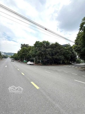 nhà 2,5 tầng. 2 mặt tiền phường nam cường - tp lào cai.